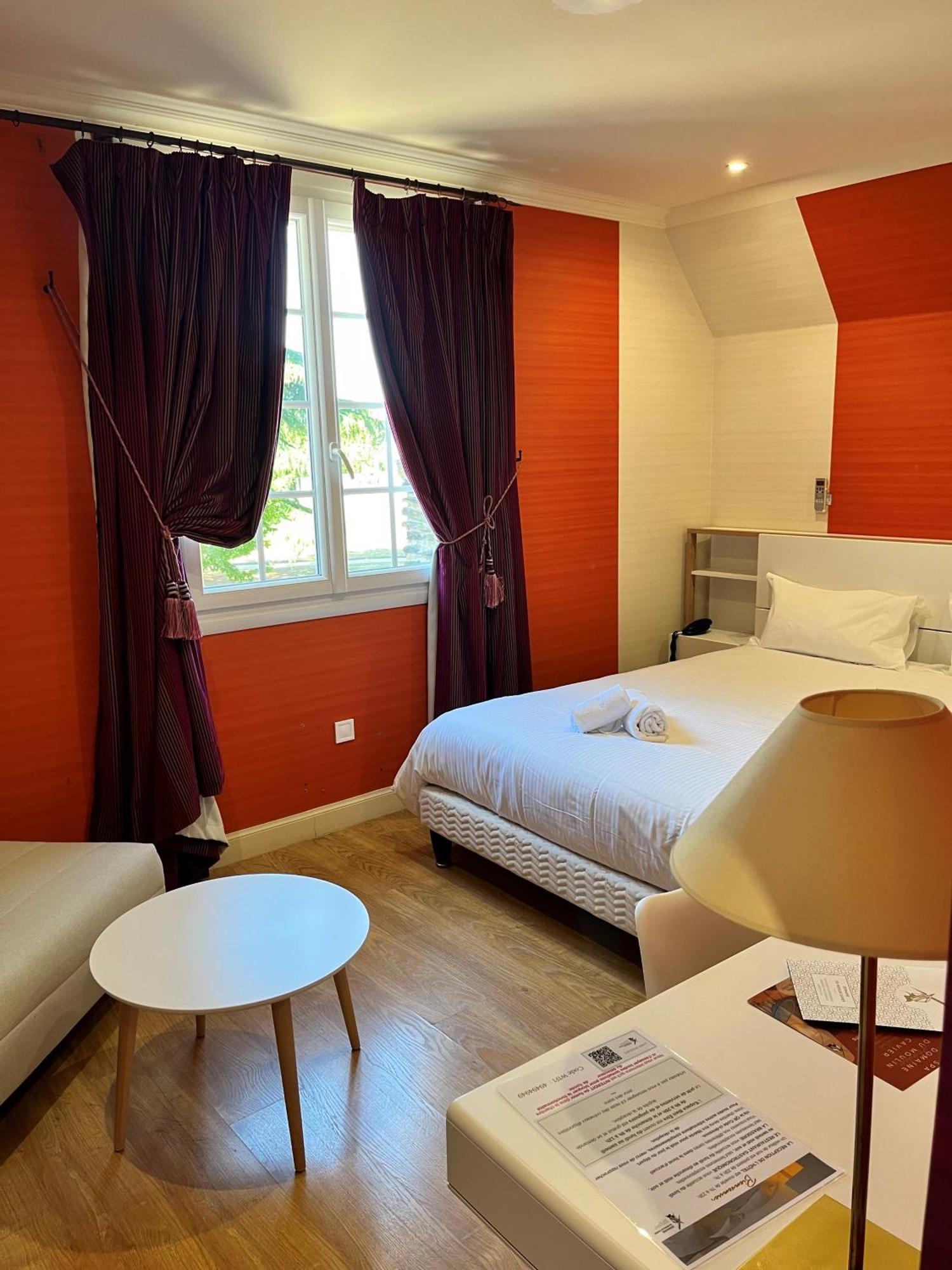 Logis Domaine Du Moulin Cavier Hotel Avrille  Ruang foto