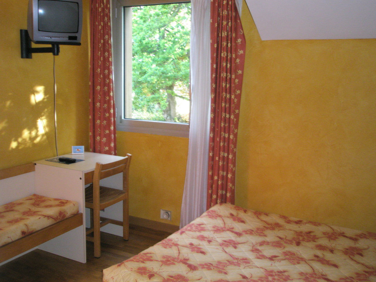 Logis Domaine Du Moulin Cavier Hotel Avrille  Bagian luar foto